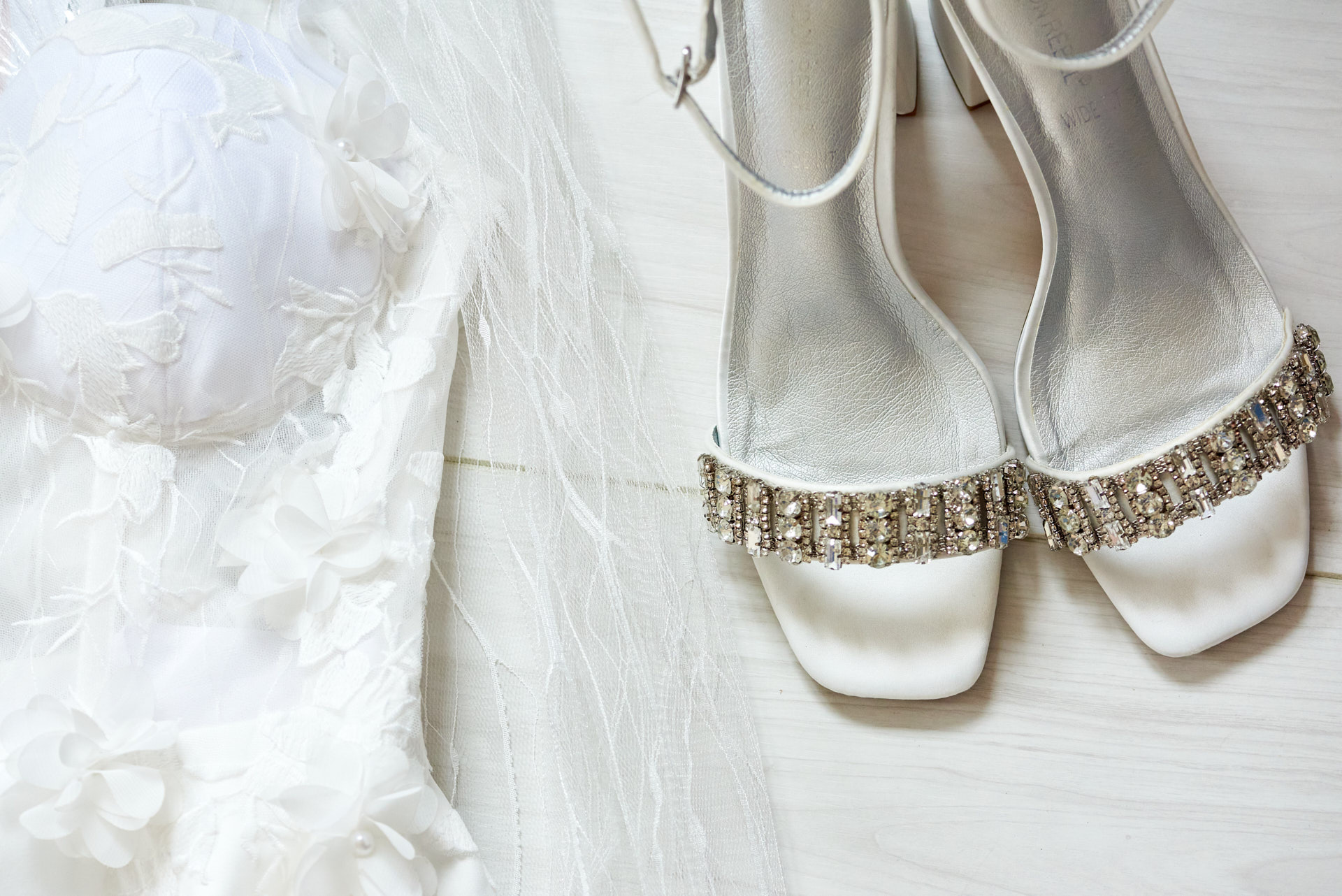 Les chaussures de la mariée photographe mariage issoire
