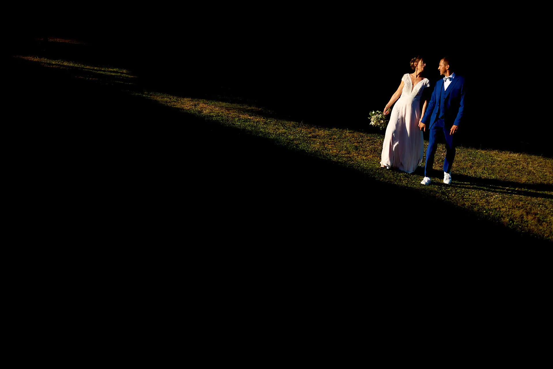 Photographe de mariage Clermont-Ferrand Lyon : séance couple photographe pas cher