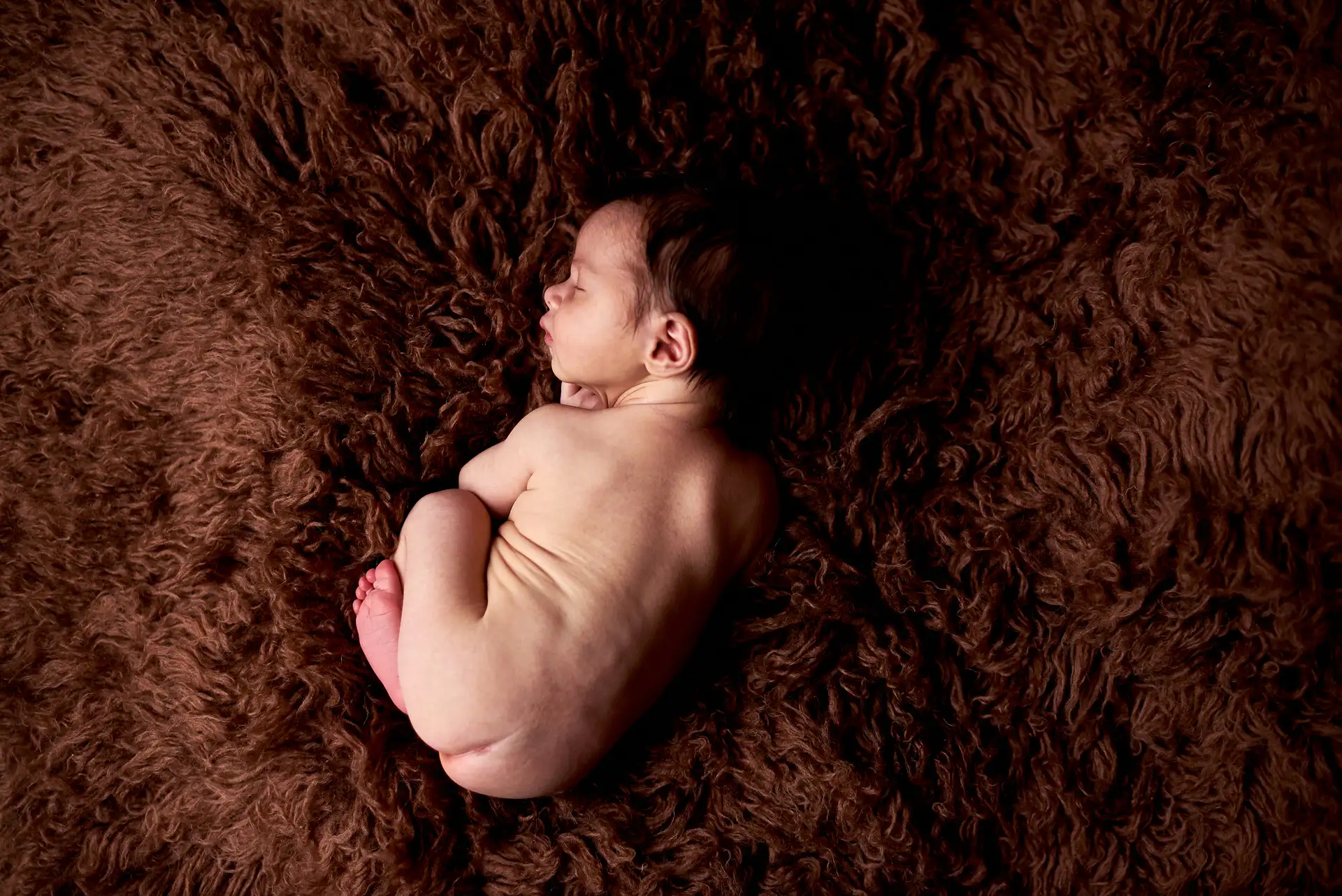 photographe naissance clermont ferrand shooting bébé - newborn posing