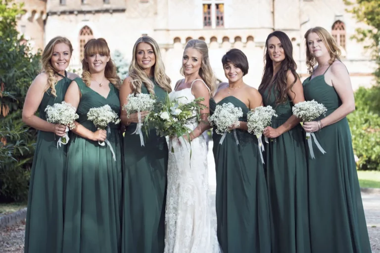 robe verte mariage demoiselle d honneur photo de groupe avec la mariée