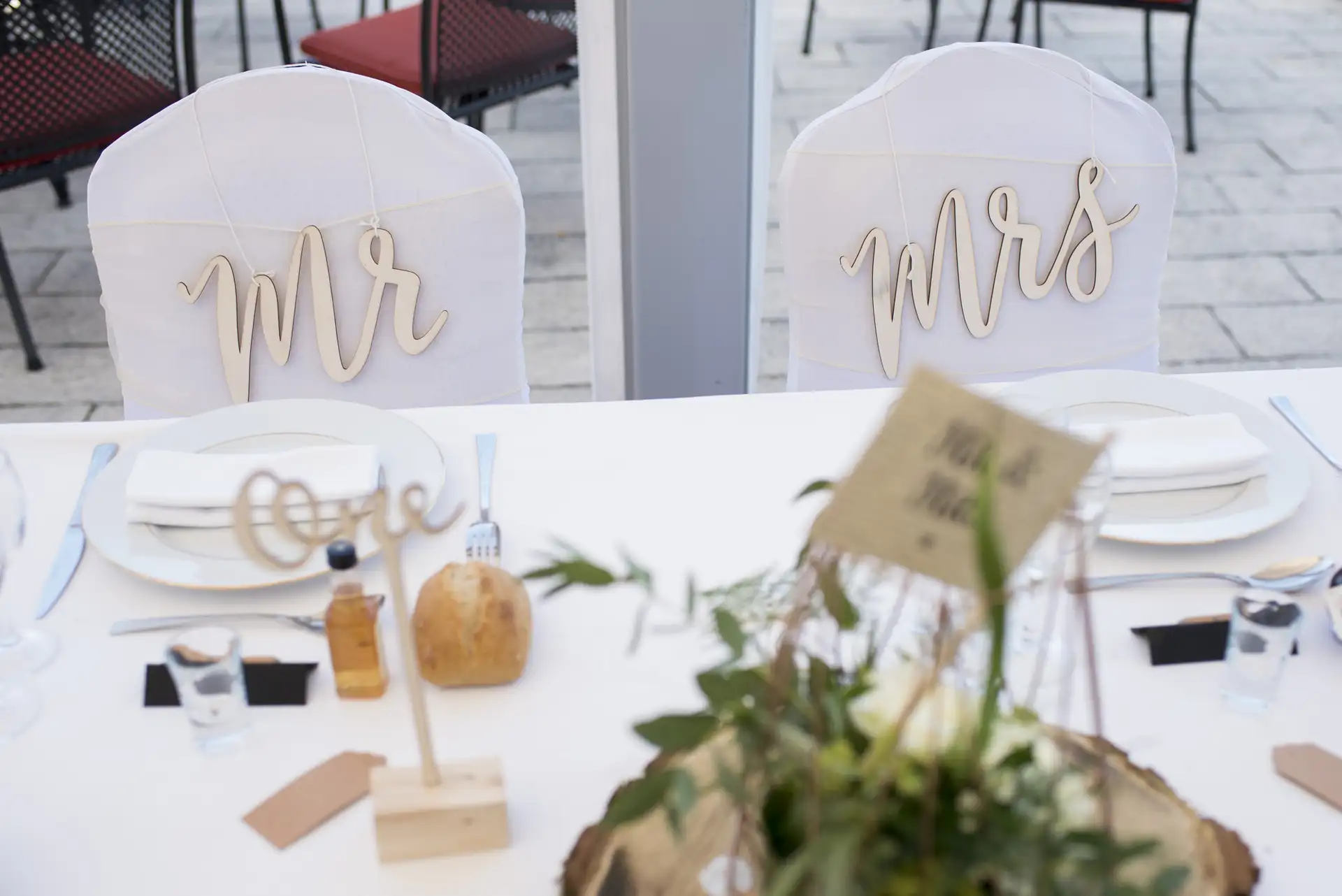 places des mariés table au mariage mr and mrs