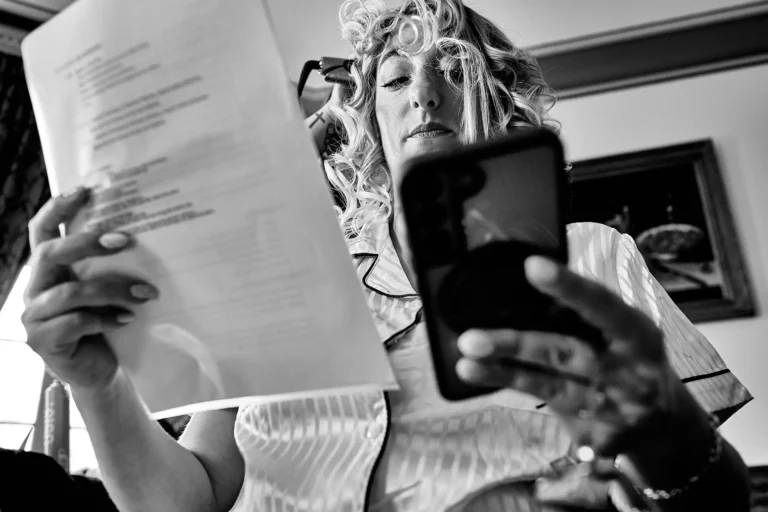 la mariée relie le programme