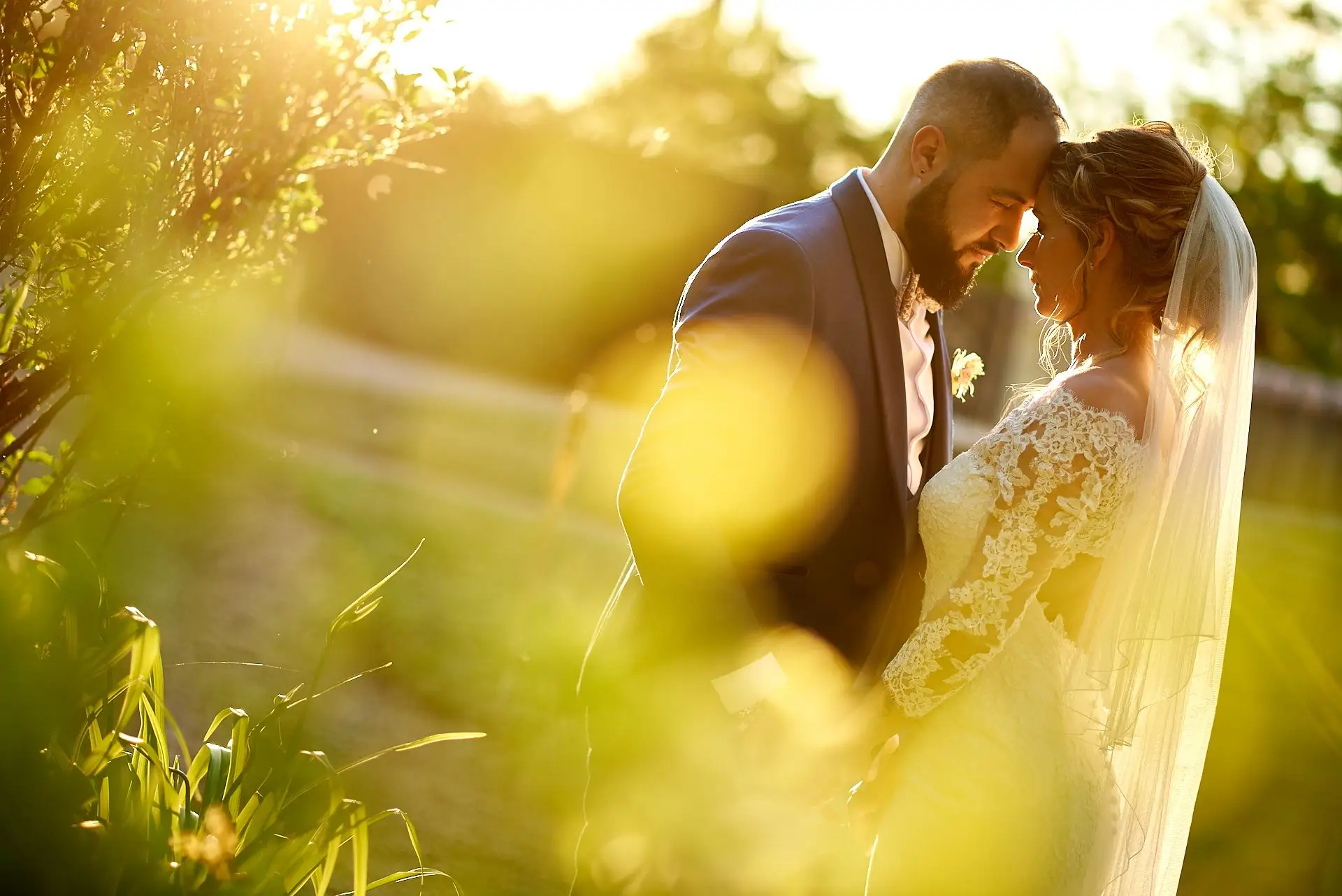 best time of the year for destination wedding in France - summer - Julien et Sandra Clos du fort