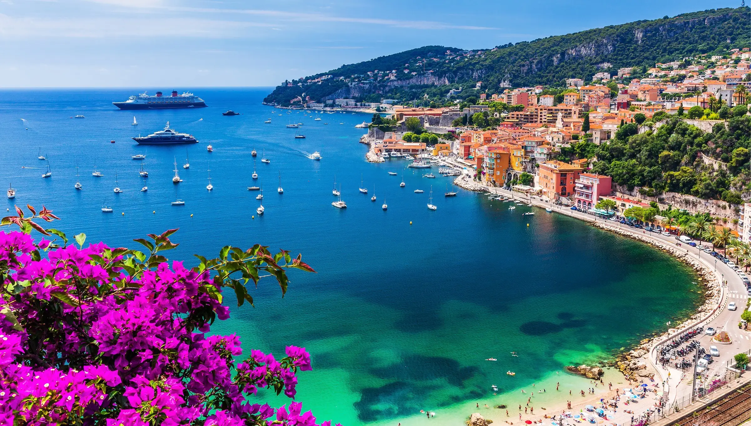 Getting married in France - Destination wedding idea - Best regions in France - French riviera : Nice, Cannes, Monaco Saint-Tropez - Beach photo