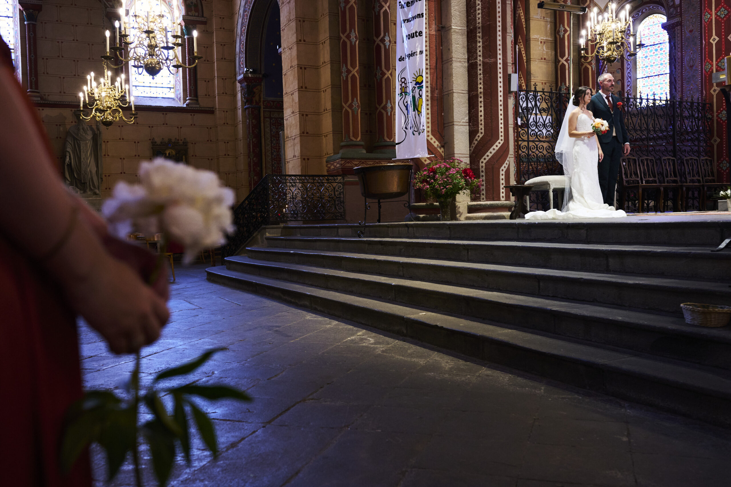 cérémonie de mariage à Issoire dans l'église - Abbatiale de saint austremoine