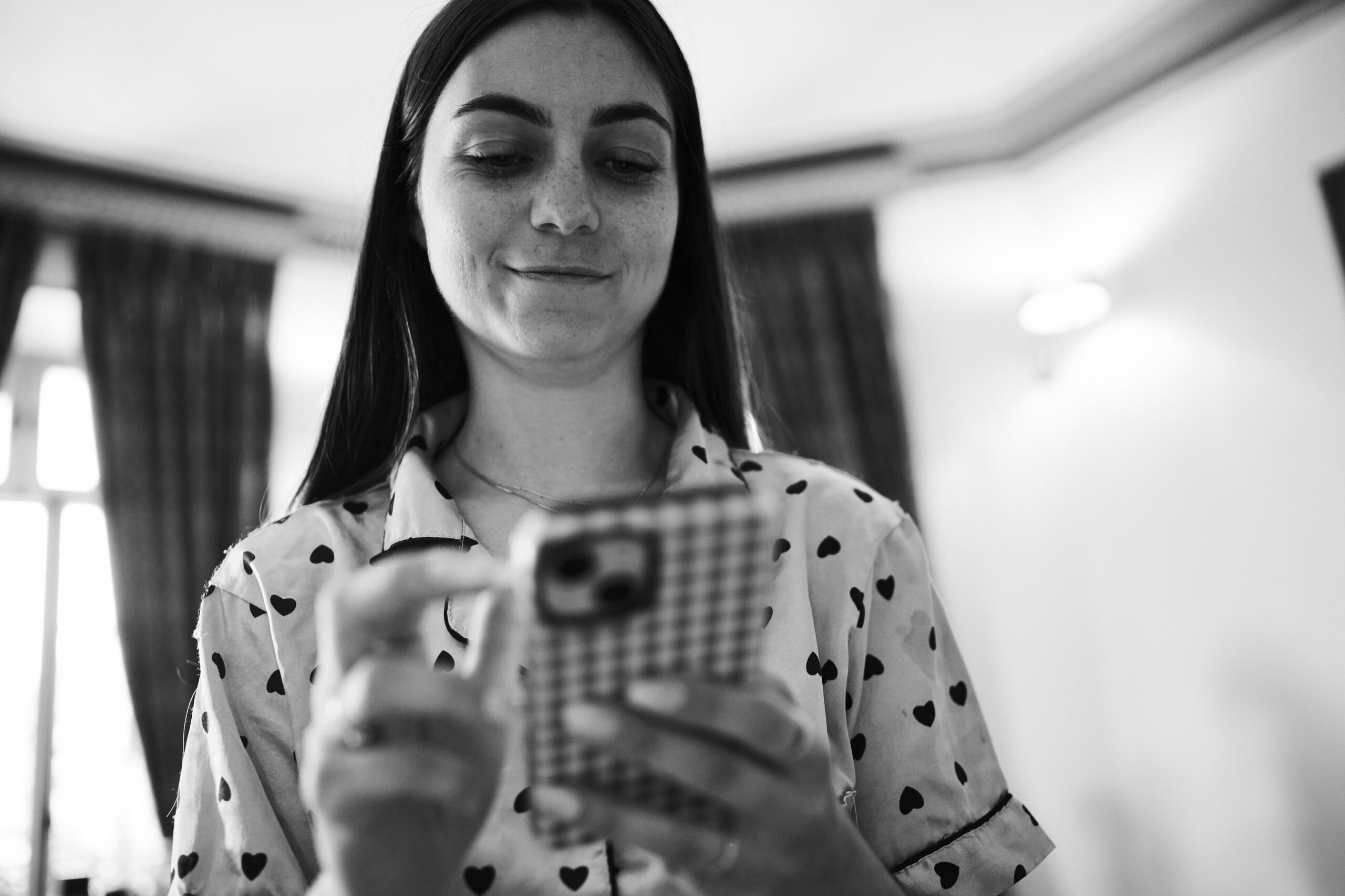 la mariée et smartphone